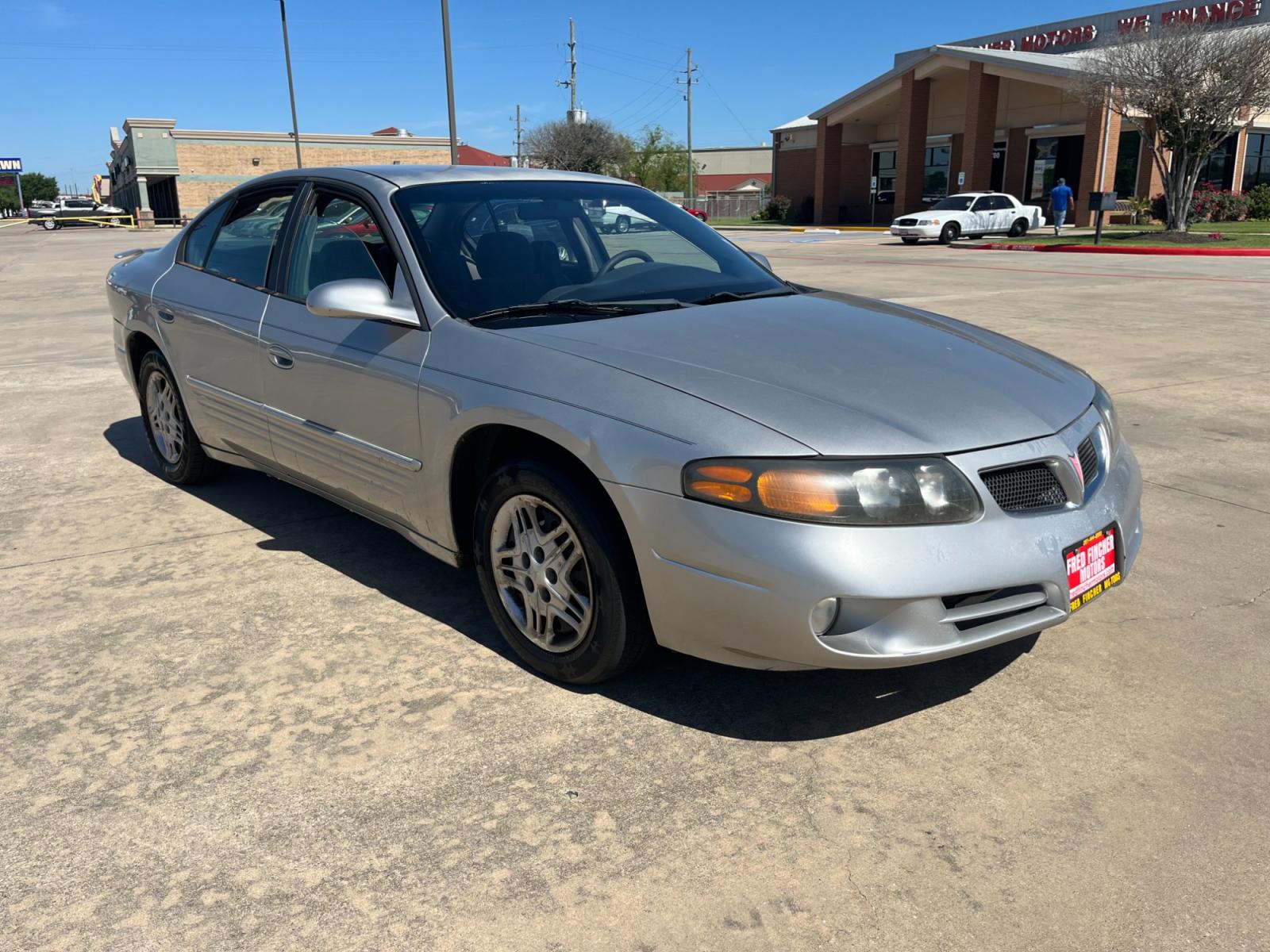 2005 SILVER /gray Pontiac Bonneville SE (1G2HX52K45U) with an 3.8L V6 OHV 12V engine, 4-Speed Automatic Overdrive transmission, located at 14700 Tomball Parkway 249, Houston, TX, 77086, (281) 444-2200, 29.928619, -95.504074 - Photo #0